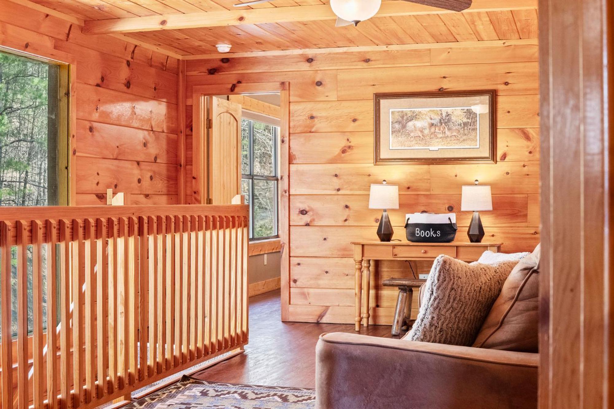 Stairway To Heaven Cabin By Staycating Gatlinburg Εξωτερικό φωτογραφία